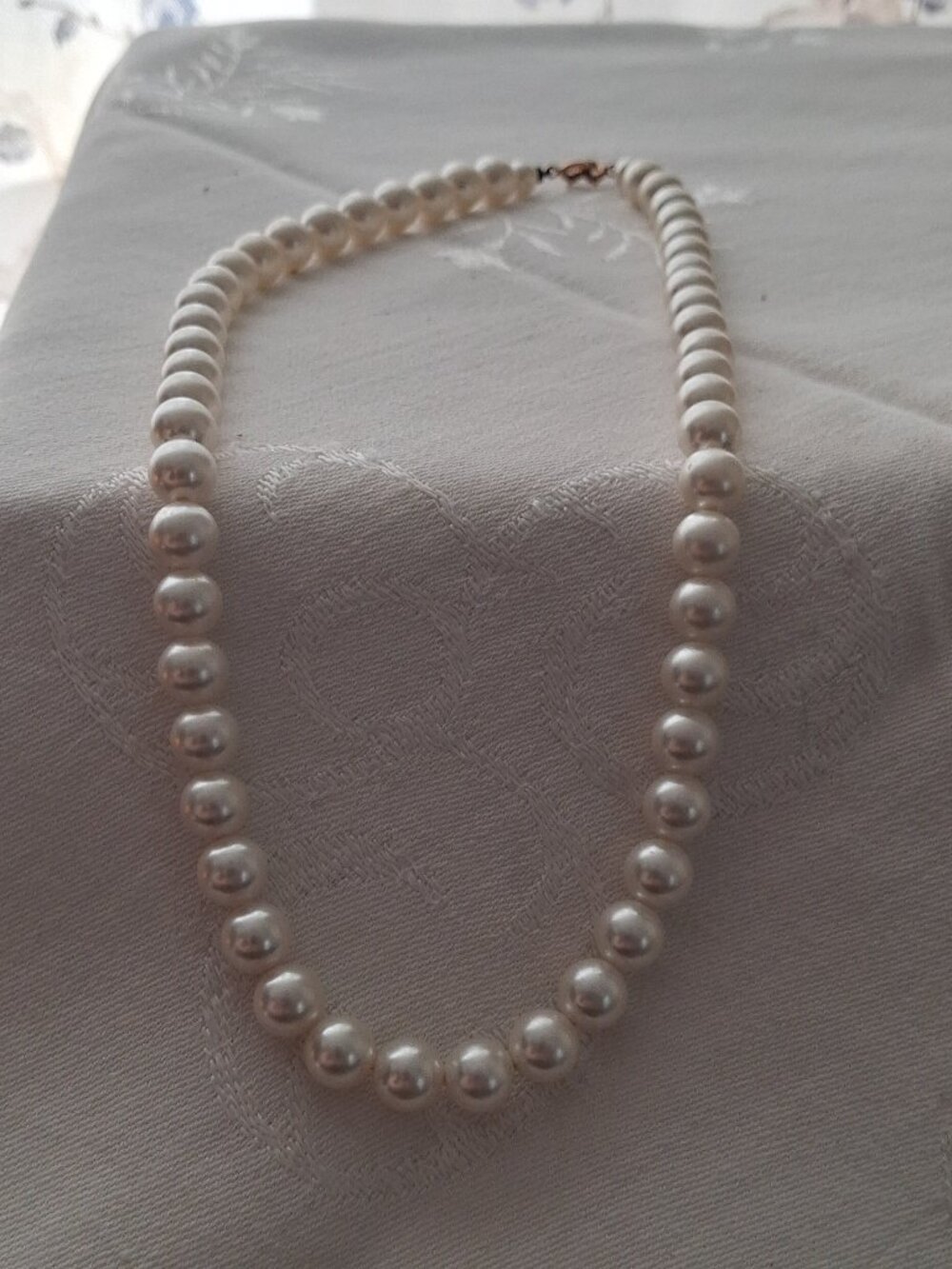 Vintage Real Pearl Necklace Classic White Pearl Strand Gold Tone Clasp